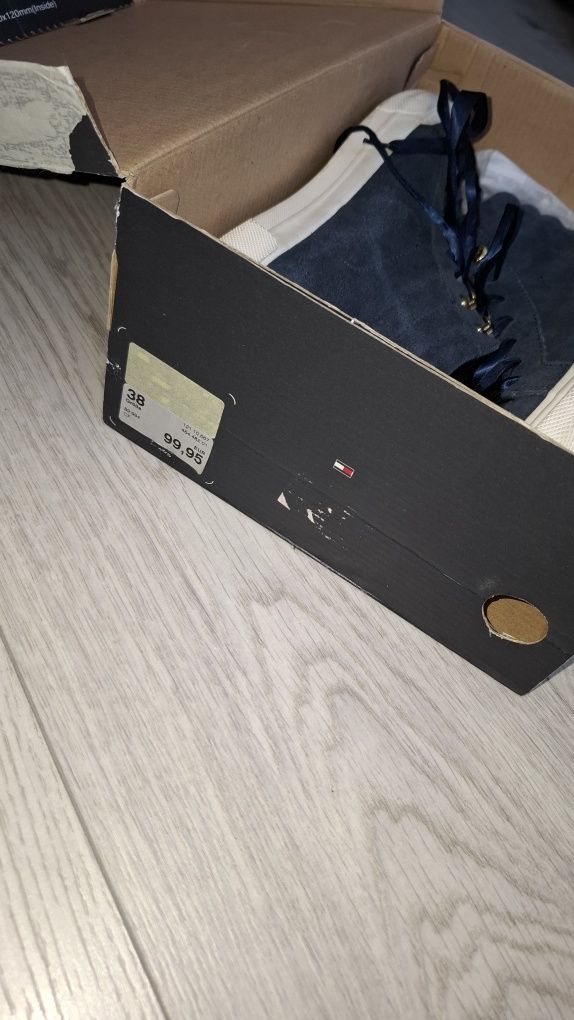 Дамски кецове Tommy Hilfiger