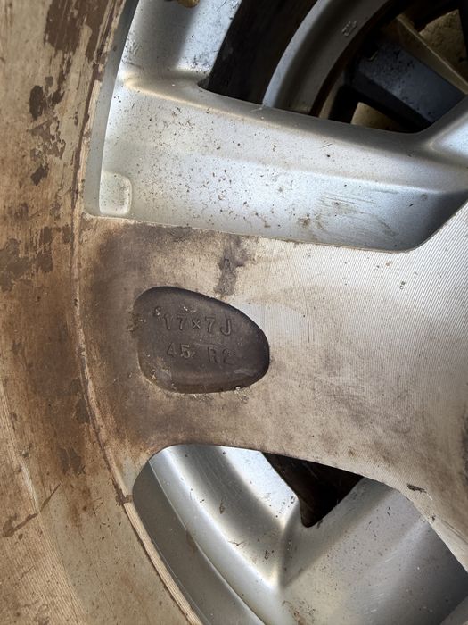 Vand jante aliaj Toyota – 17 inch, 5 prezoane – stare bună