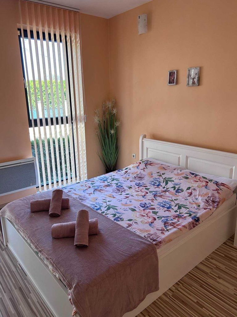 Дава се под наем Двустаен апартамент в Варна, м-т Траката - 66 кв.м за 408 € - Снимка #2