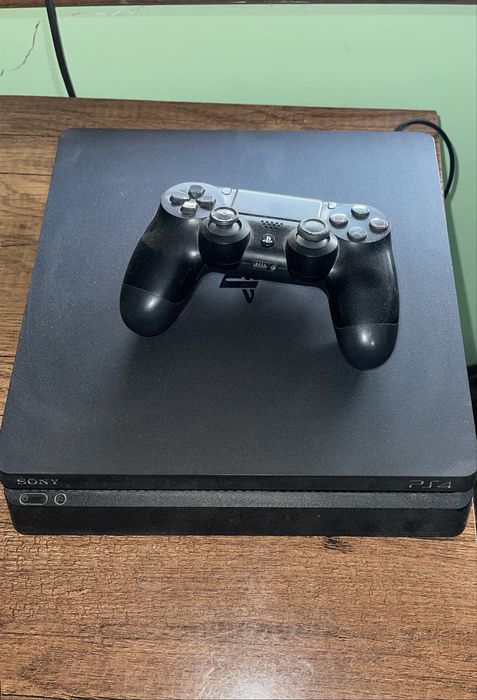 Playstation 4 slim