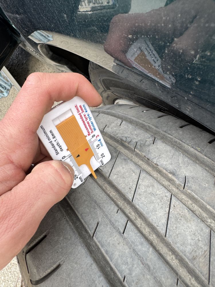Гуми GOODYEAR efficient grip performence 2 205.55.16