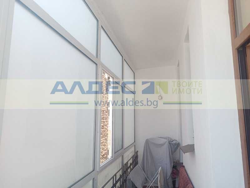 Дава се под наем Тристаен апартамент в София, Център - 120 кв.м за 750 € - Снимка #15