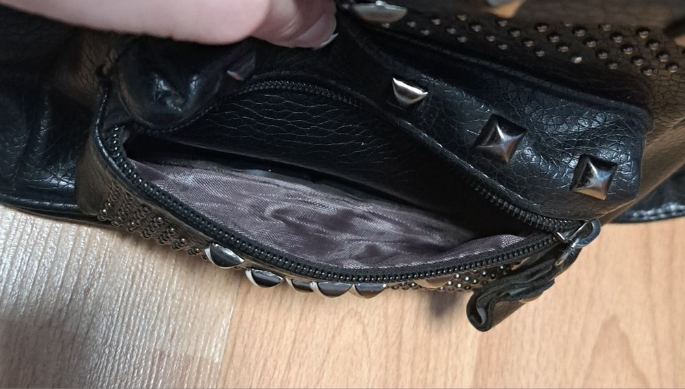 Продавам дамска чанта