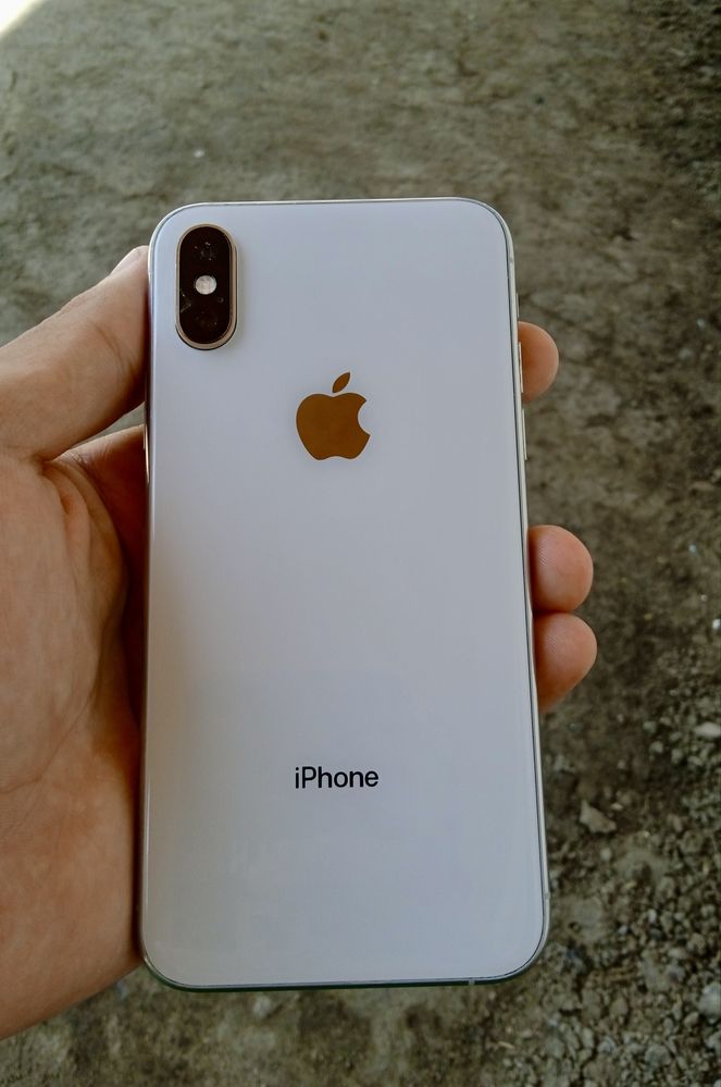 iPhone Xs xotira 64 Yoks 75 radnoy TrueTone Face Id alo ishledi