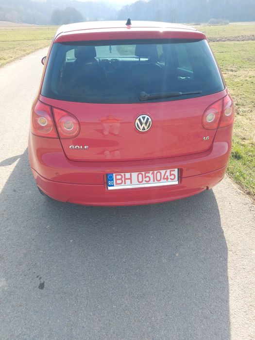 de vanzare golf 5 1,6 benzina mpi ,102 cp
