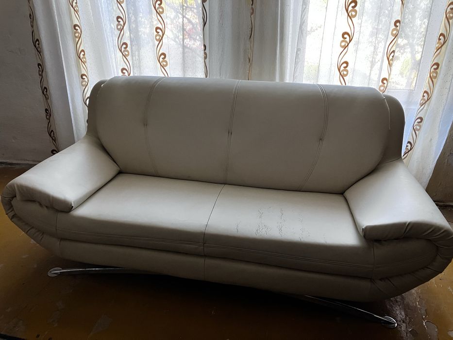 Canapea piele, utilizat -Comlosu Mic, Timis