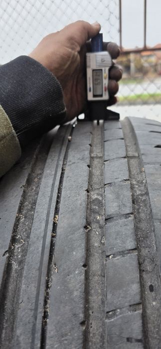 Гуми 4бр 285/45/20 - 1бр  - 250лв