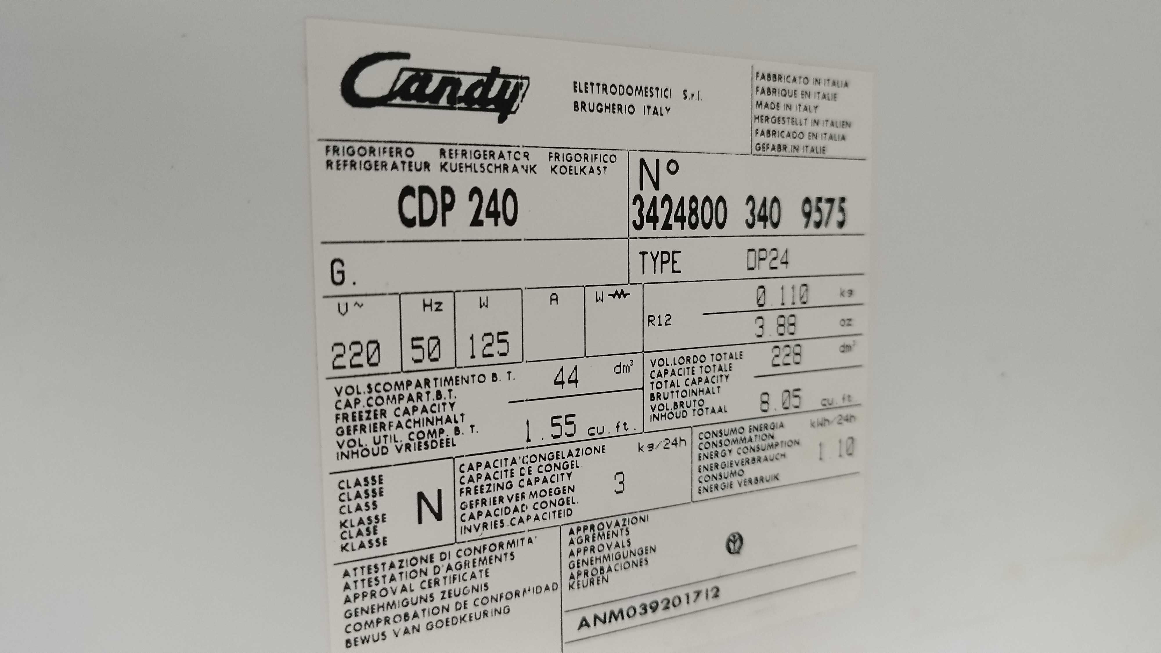 Хладилник Candy - Канди модел CDP 240 за ремонт или части