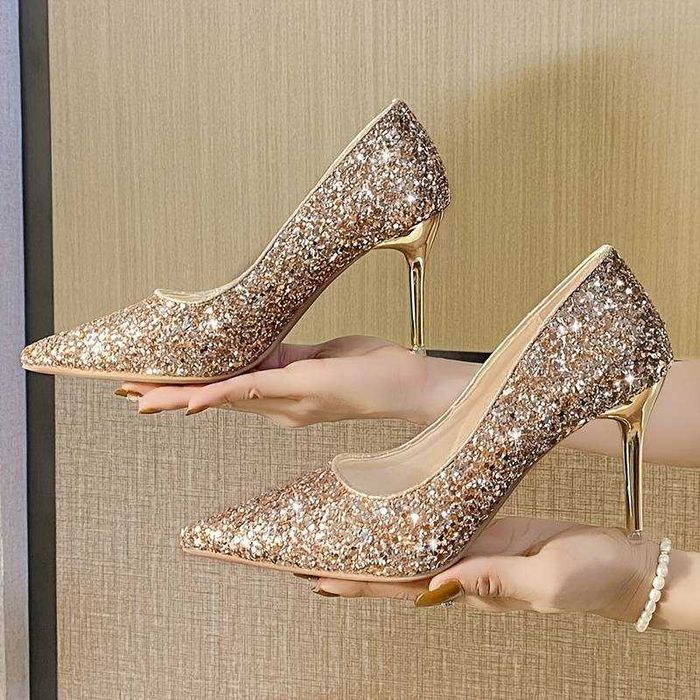 Pantofi stiletto auriu pentru OCAZII SPECIALE, mar. 39 - IMPECABILI