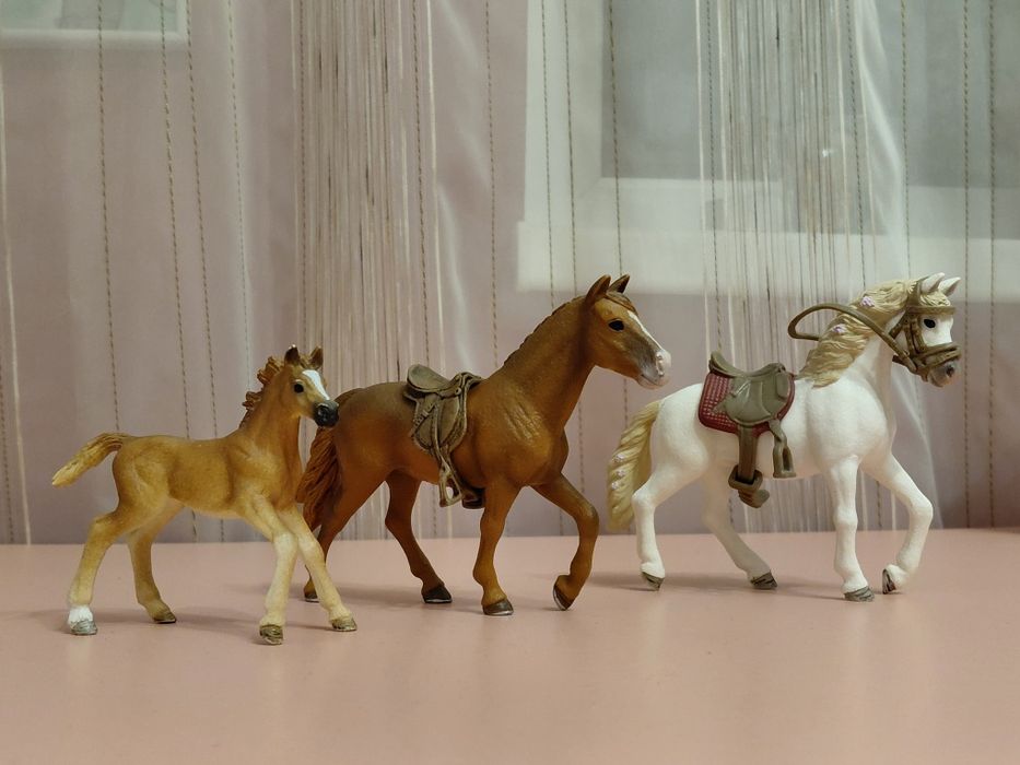 Cai Schleich, în stare perfectă