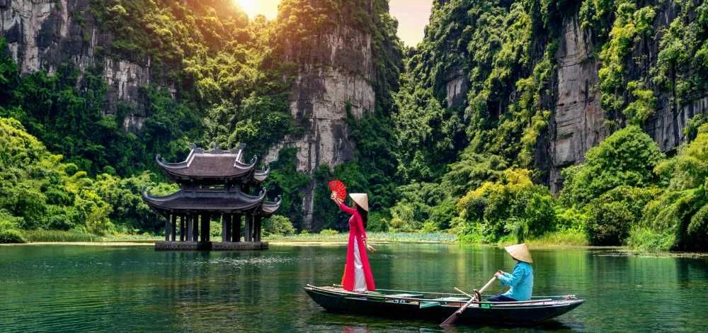 Консультация по поездке во Вьетнам. Виза, документы, работа, трансфер!