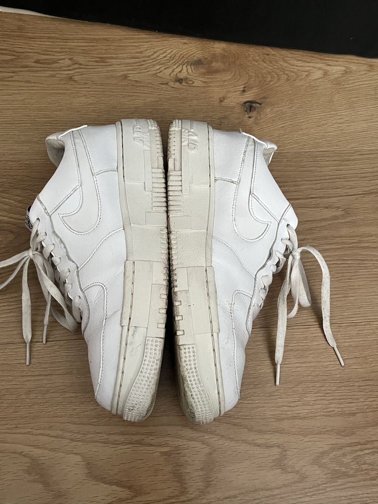 Nike air force 1 pixel