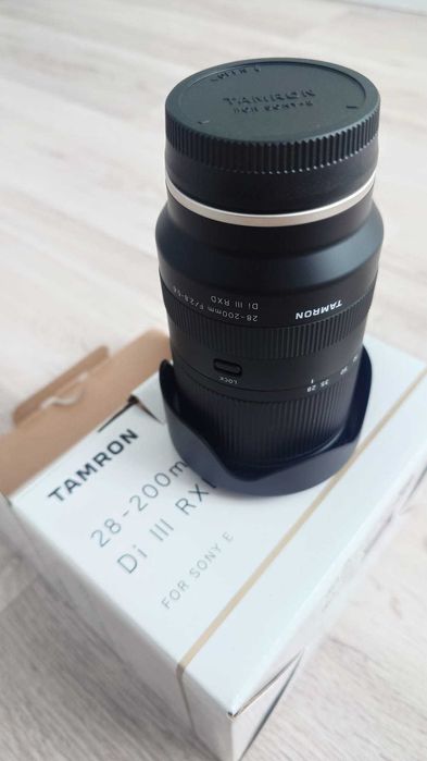 Obiectiv Tamron 28-200 F2.8-5.6 Di III RXD Montura SonyE + Filtru Hoya