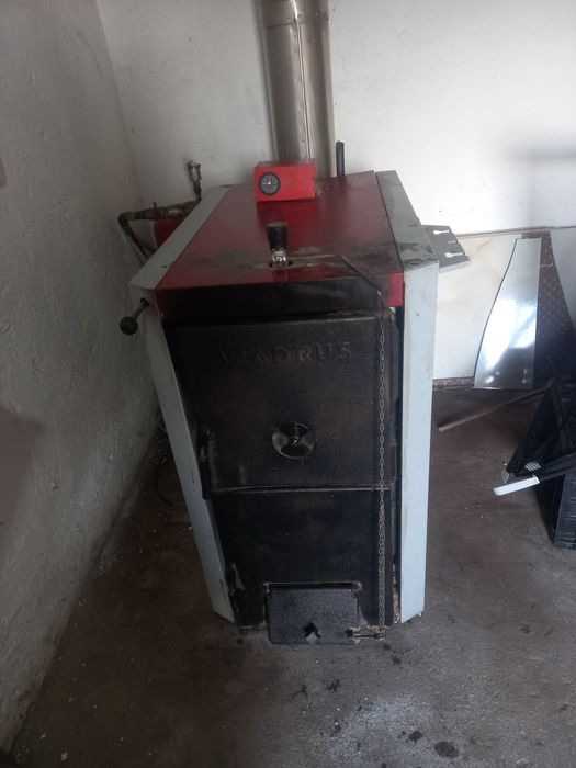 Vand centrala pe lemne