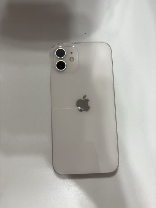 Продам Iphone 12