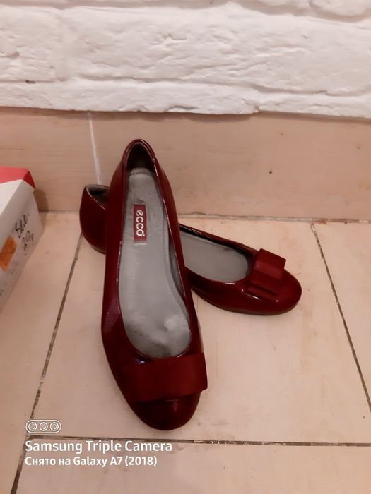 Туфли женские, лакированная натуральная кожа.