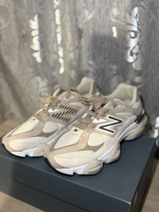 New Balance 9060.
