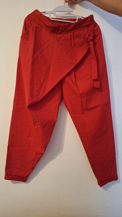 Pantaloni roșii Wendy Trendy, noi, cu etichetă