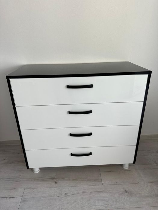 Set comoda cu 2 noptiere