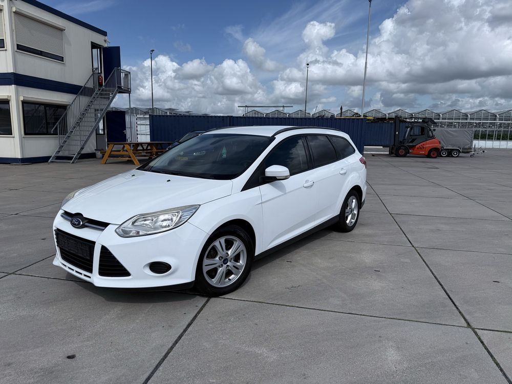 Vând sau schimb ford