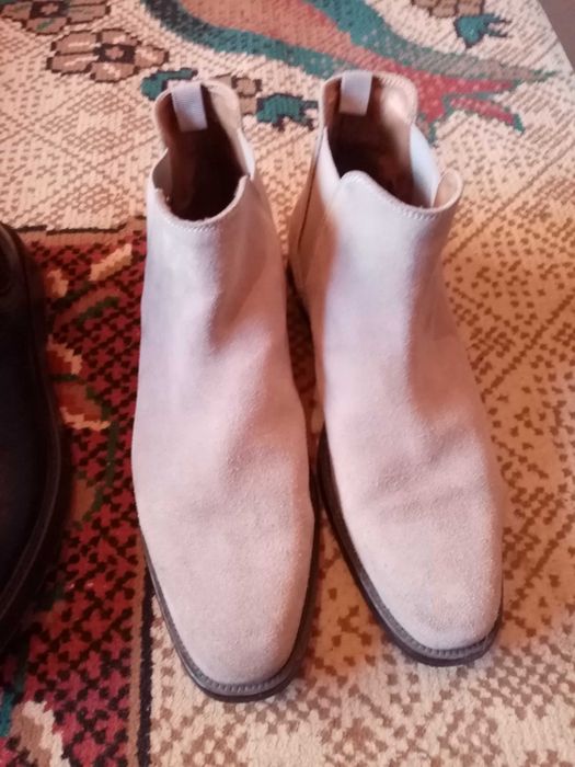 Încălțăminte piele întoarsă