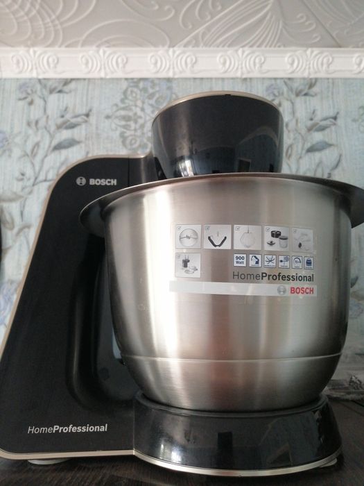 Кухонный комбайн Bosch MUM 57B22