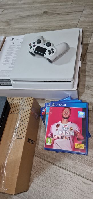 Playstation 4 Slim 500-1tb (4 jocuri fizice-12 digitale)