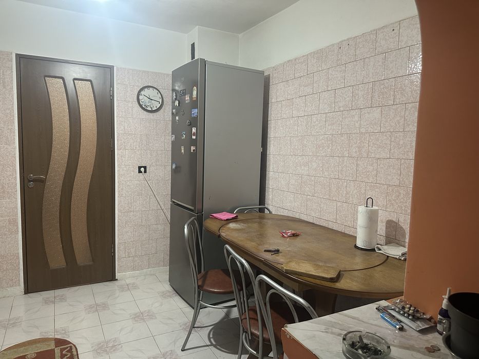 Imchiriez apartament 2 camera langa Titulescu