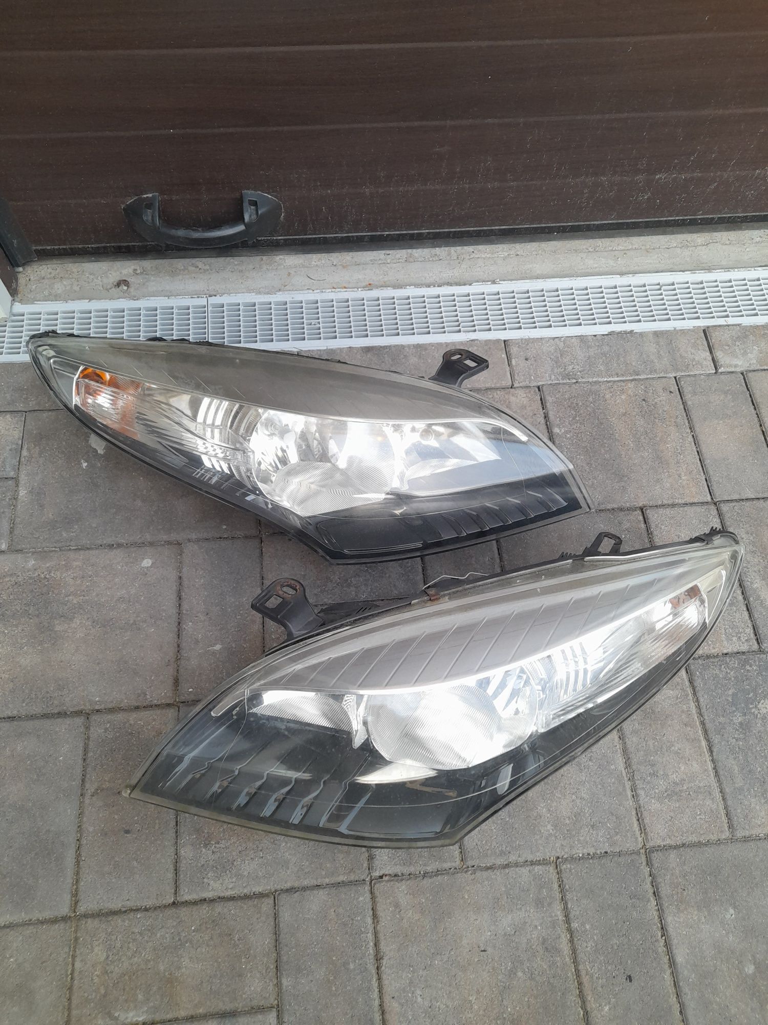 Set Far Farui Stanga Dreapta Renault Megane 3 Complete An 2009-2013