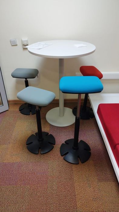 Стол и 2 стульчика