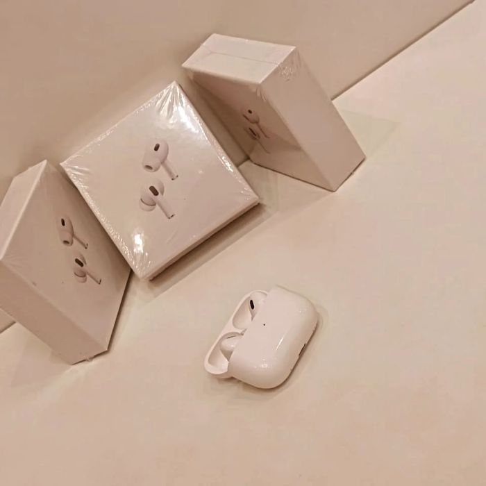 AirPods Pro — премиум версия