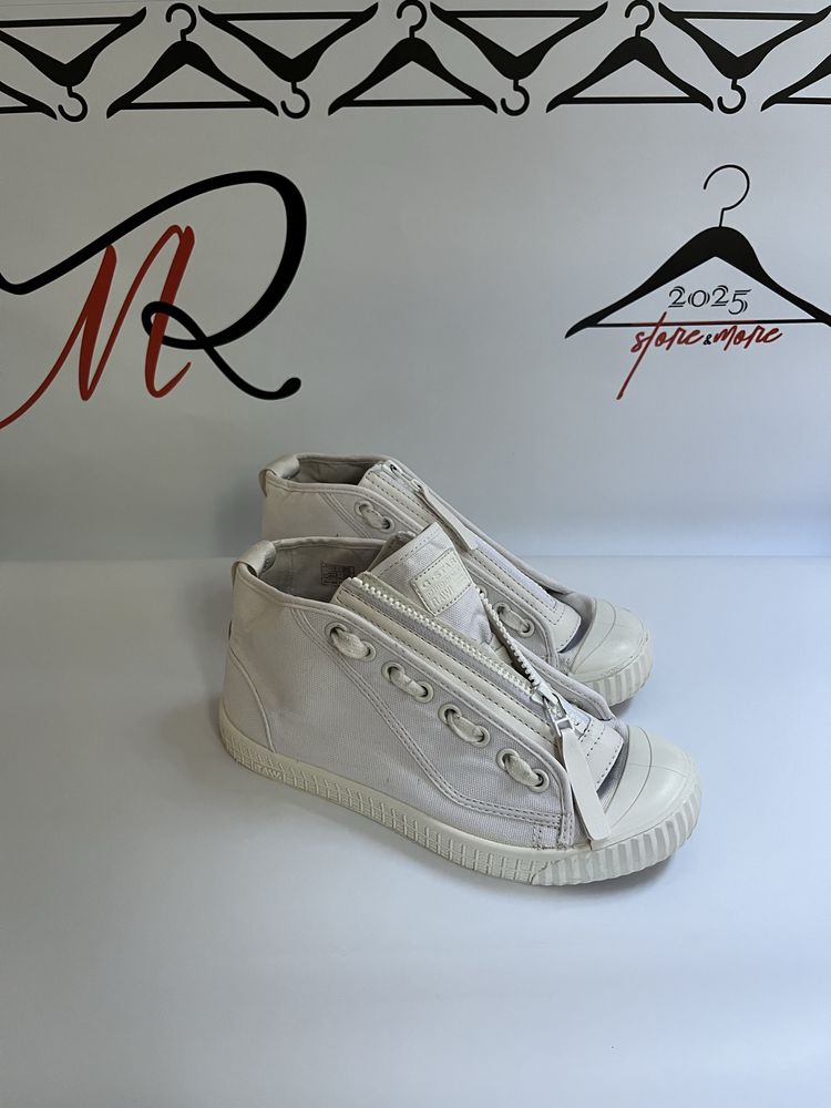 Cavalli class, Adidas ,G star ,Tom tailor , Asics, Puma , Guess