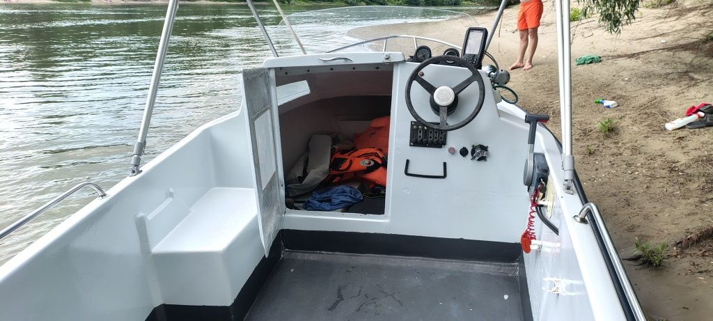 Barcă Clear Liner Cabine 400 + Motor Selva 4 timpi (Yamaha)