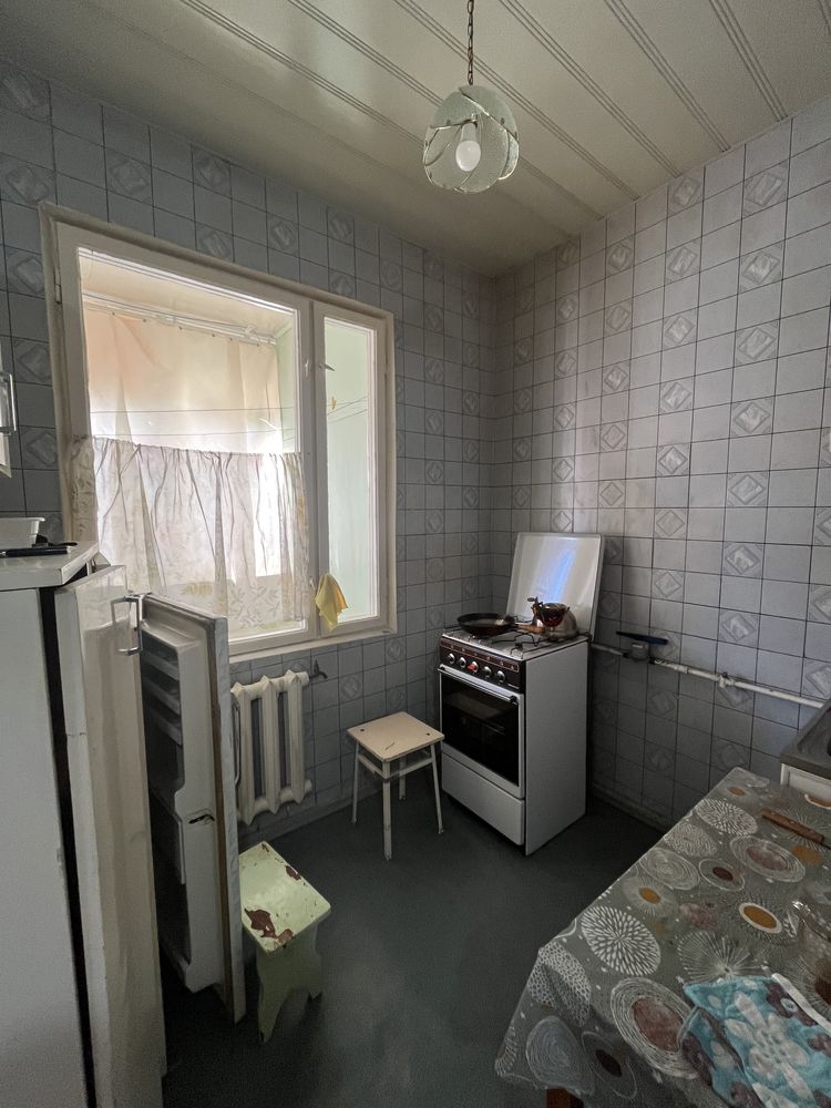 Недорого продам ! 3 комн/4/4 Юнусабад-6 ( 67 квм)