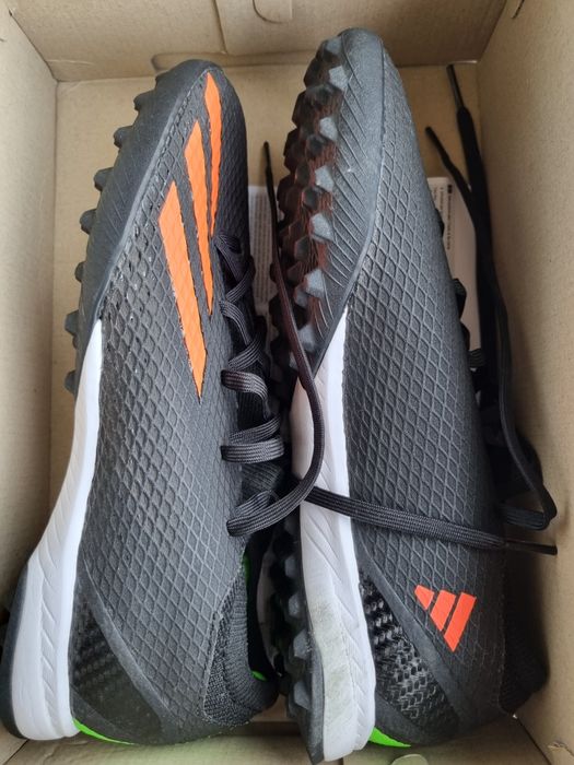 Vând adidași pentru fotbal Adidas xspeedportal.3  tf mărimea 40.