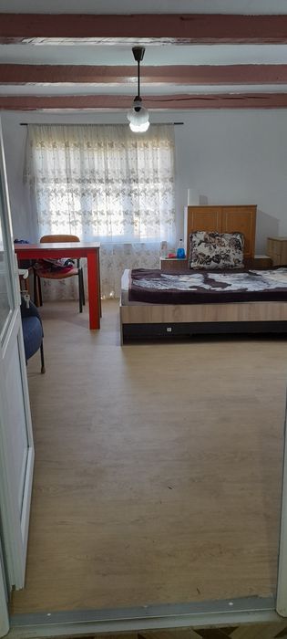 Proprietar vând casă în Loc Jelna.