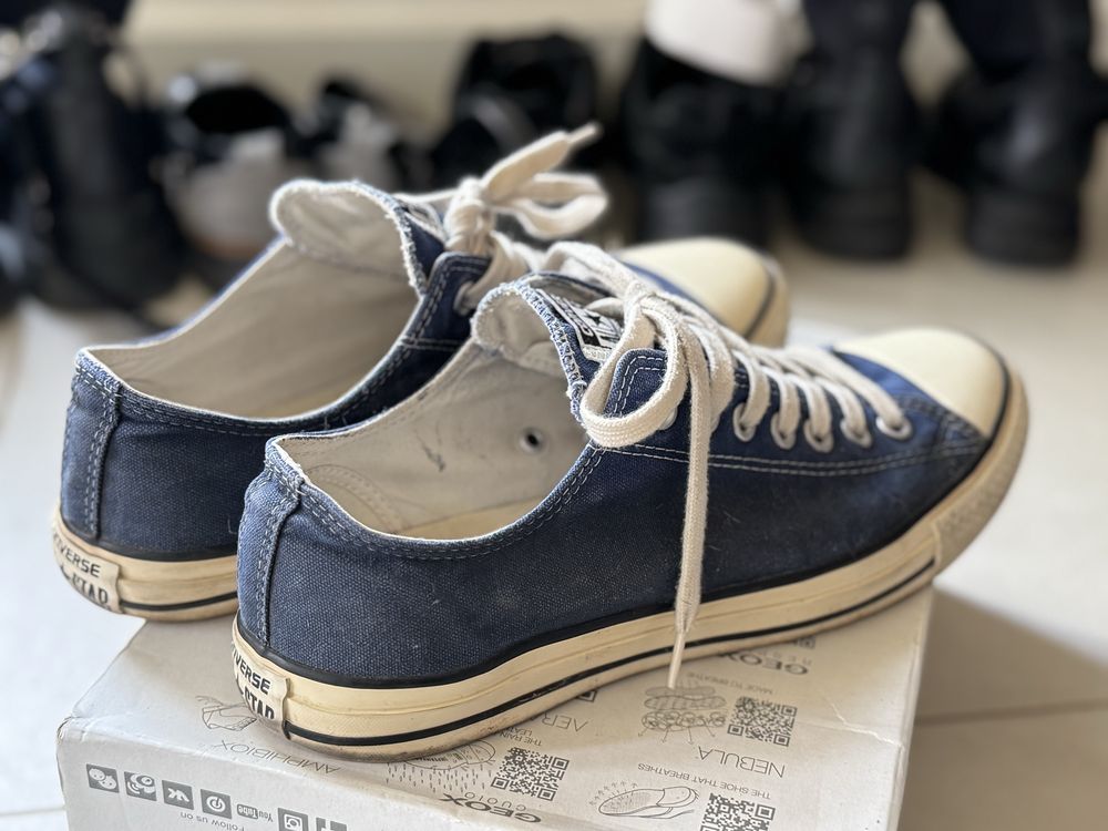 Vând incaltaminte Converse