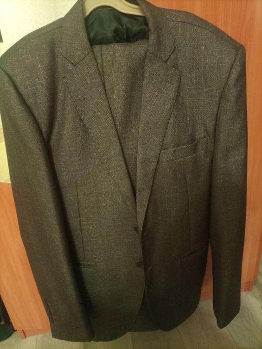 Продам мужской костюм