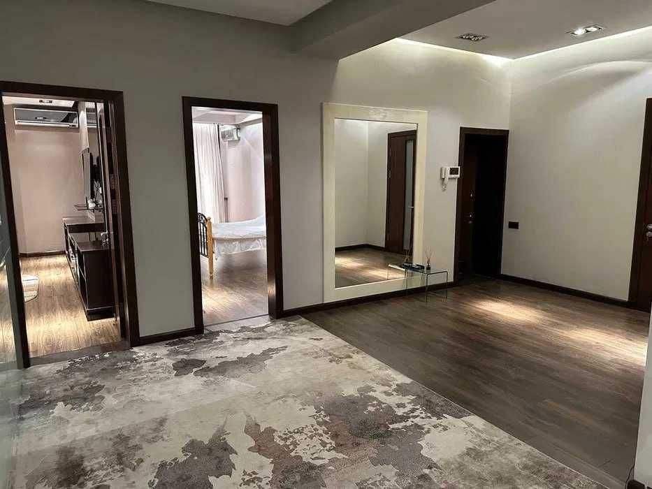 Elegant   176м2 прощадь люксовый ремонт отличная локация нукусская ;