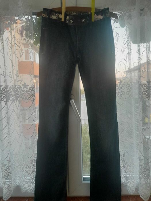 blugi eleganti elastici  cu sclipici