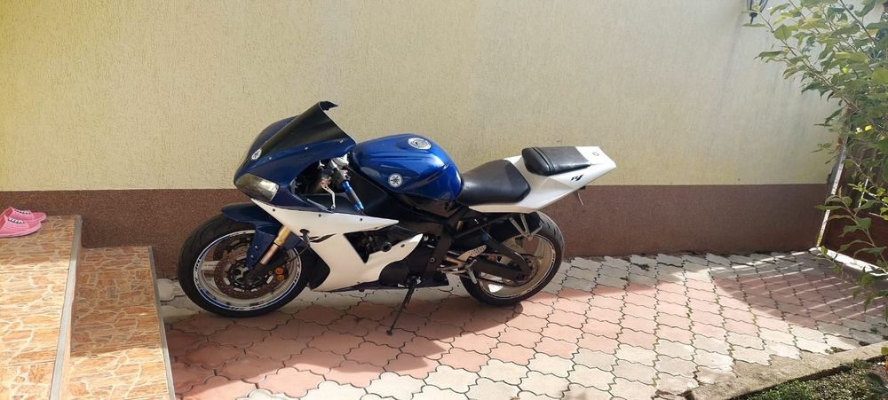 Motocicleta yamaha r1
