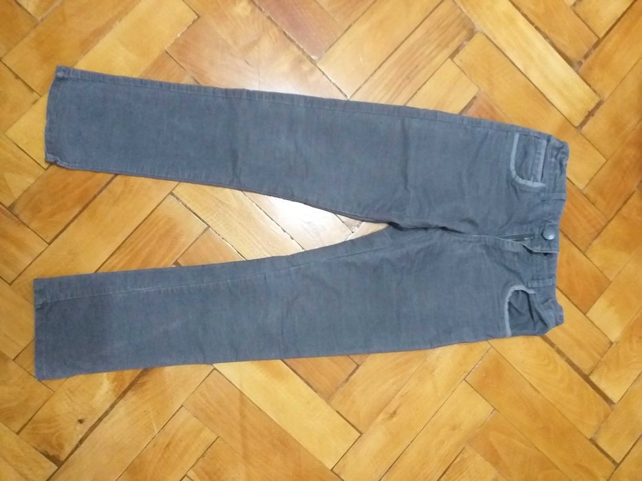 Vănd diferite pulovere, bluze , pantalon, maieu și iegări