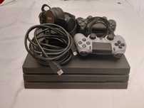 Vând PlayStation 4