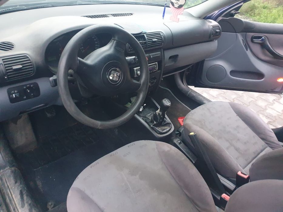 Vând Seat Leon  benzina