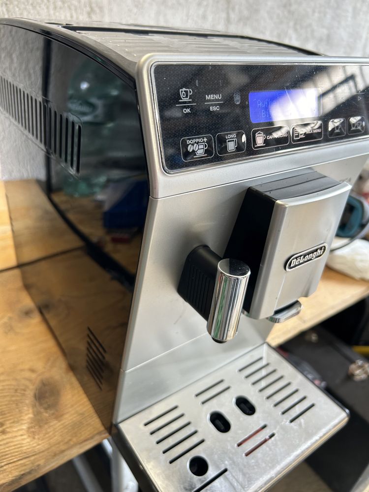 Delonghi Authentica кафе автомат