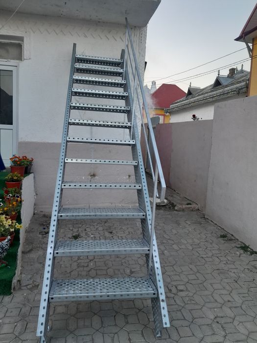 Scări metalice galvanizate la orice demisiune asiguram transport ori u