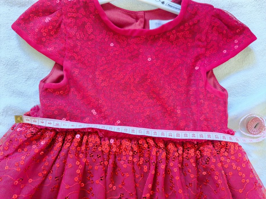 Rochita fetite 4-5 ani stare ca noua