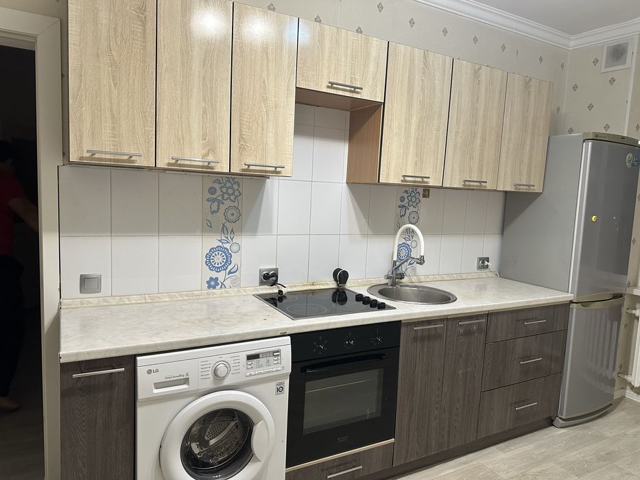 Продам срочно кухонный гарнитур