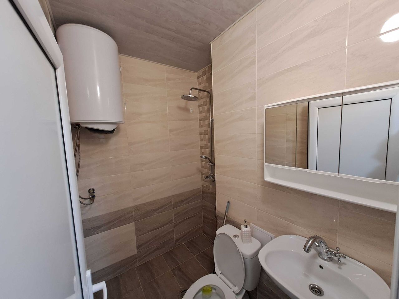 Дава се под наем Едностаен апартамент в Шумен, Гривица - 42 кв.м за 214.2 € - Снимка #11