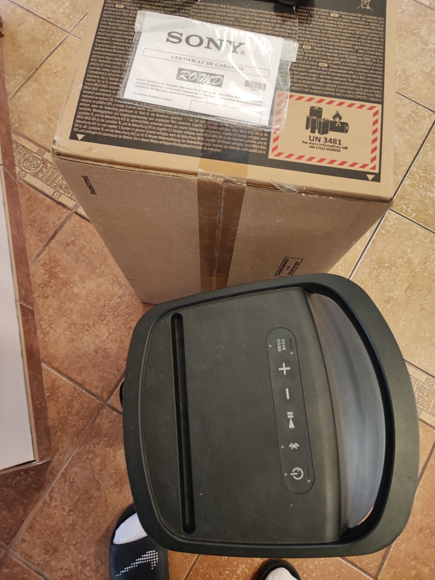 Vând boxă portabilă SONY XP500